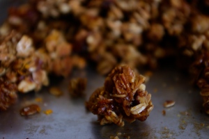 the maple syrup that cooked on the bottom of the pan makes the granola crunchy